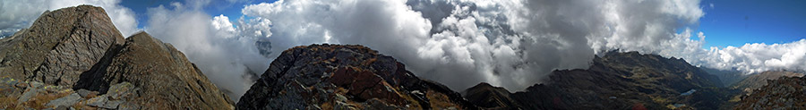 Panoramica dall'anticima del Grabiasca (2670 m.)
