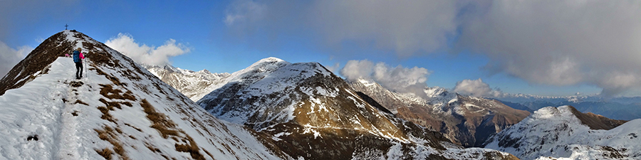 In cresta di vetta innevata per Cima Grem (2049 m)