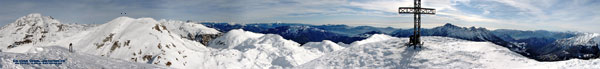 Da Cima Grem panoramica sulle Orobie innevate, le Prealpi, la pianura - foto Piero Gritti 26 genn. 08