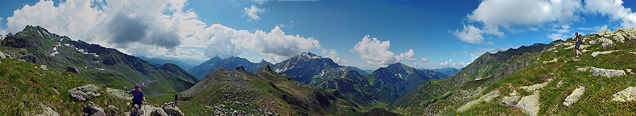 Sul sentiero 270A dal Passo della Marogella alla Cima di Mezzeno