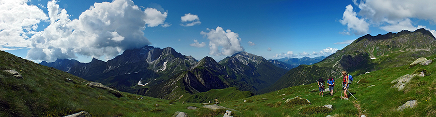 Sul sentiero 270A dal Passo della Marogella alla Cima di Mezzeno