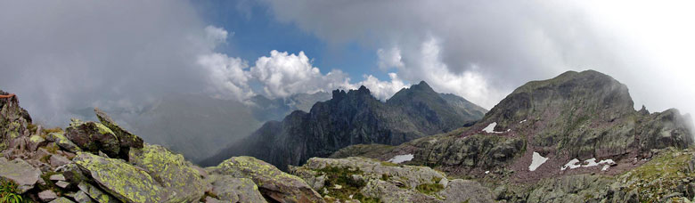 Dal Pizzo del Becco al Passo di Sardegnana