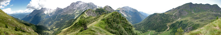 Dal Passo della Marogella vista verso la Valcanale e la Valsecca