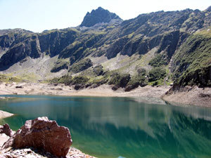 Il Lago Colombo (2046) e il Monte Aviasco (2409)