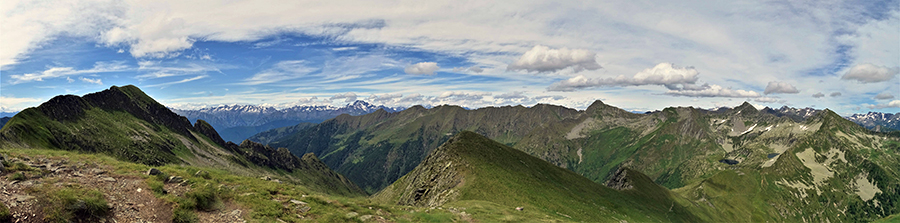 Dalla Cima di Lemma (2348 m) vista panoramica a nord-nord-est