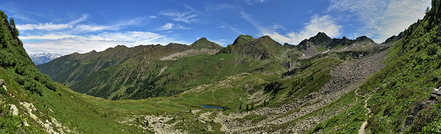 Vista panoramica sulla regione dei Laghi dii Porcile in alta Valle Lunga