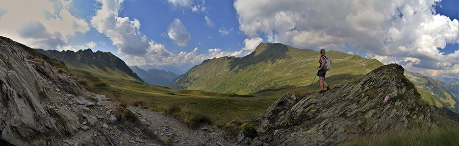 Panorama da Cima di Lemma (2348 m) a nord verso le Orobie valtellinesi e le Alpi Retiche
