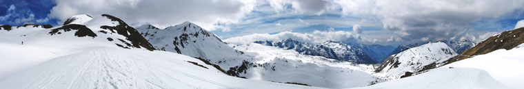 Panoramica dal sentiero per il Lago Moro -Corno Stella verso la Val Carisole ed oltre