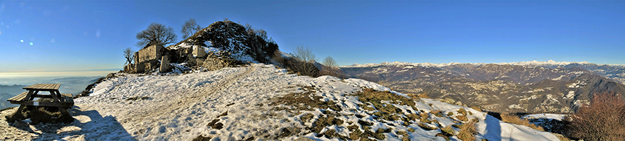 Vista panoramica dal sent. 571 verso Linzona a sx e la Valle Imagna e le Orobie a dx