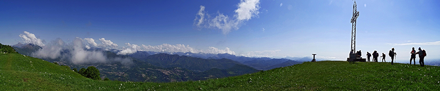 Dal Monte Linzone vista sulla Valle IMagna, Prealpi e Alpi Orobie