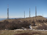 Da Roncola San Bernardo salita al Monte Linzone e ai ripetitori di Valcava (4 aprile 08) - FOTOGALLERY