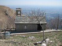 Da Roncola San Bernardo salita al Monte Linzone e ai ripetitori di Valcava (4 aprile 08) - FOTOGALLERY