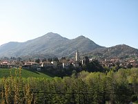 Da Roncola San Bernardo salita al Monte Linzone e ai ripetitori di Valcava (4 aprile 08) - FOTOGALLERY