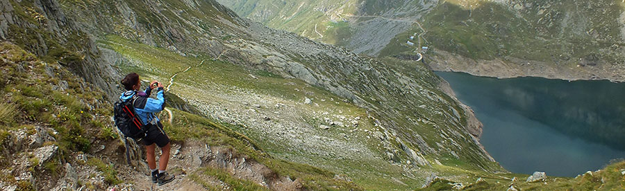 Scendiamo dal Passo della Selletta al Lago del Diavolo