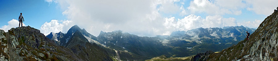 Panoramica in vetta al Monte Aga (2720 m.) 