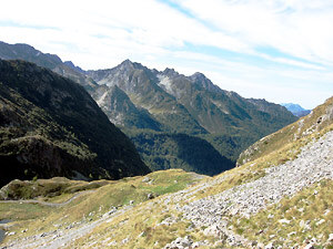 Il sentiero per il Passo di Cigola e l'Aga parte da qui