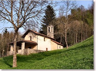 Il Santuario 'Madonna degli Asturi' in località Asturi di Peghera in Valle Taleggio