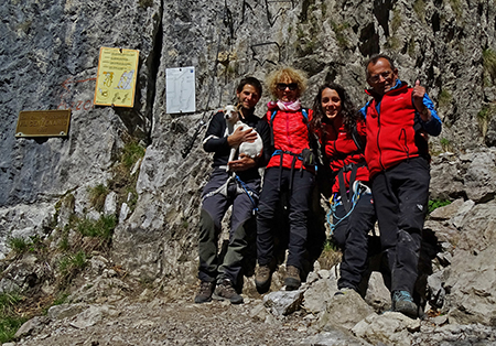 MONTE MAGNODENO e CRESTE DELLA GIUMENTA ad anello da Erve il 25 aprile 2016 - FOTOGALLERY