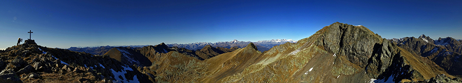 Dalla cima del Pes Gerna (2562 m)