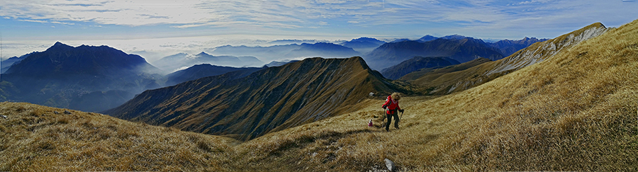 Salendo dal Bivacco Palazzi MAGA in Cima Menna panorama a sud ed est