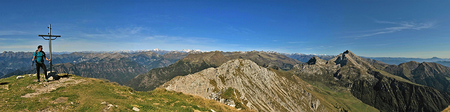 Splendida vista da Cima Menna (2300 m)