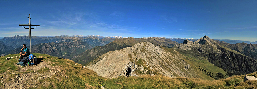 Splendida vista da Cima Menna (2300 m)