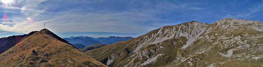 Croce di Zorzone (2050 m) a sx, Cima Menna (2300 m) a dx