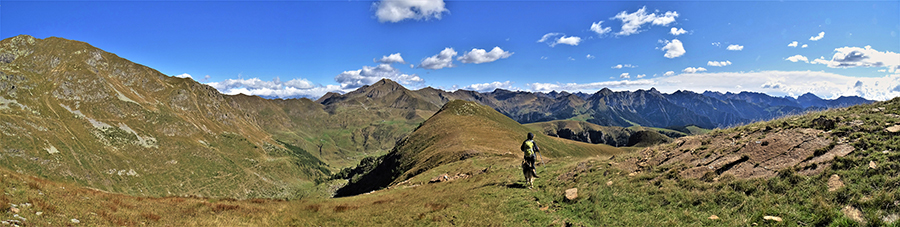 Vista panoramica sulla cima del Mincucco con Valle di Ponteranica a sx 