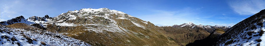Passando sul versante nord innevato dell'anticima del Mincucco