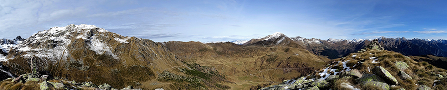 Panorama dalla cresta di vetta di cima Mincucco (2001 m)