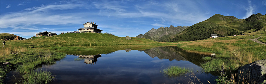 Specchio d'acqua per un bel panorama ai Piani dell'Avaro