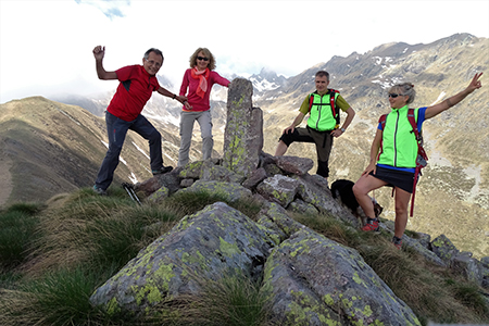 Monte Mincucco (cima 2001 m – croce 1832 m) ad anello dai Piani dell’Avaro il 27 maggio 2017 - FOTOGALLERY