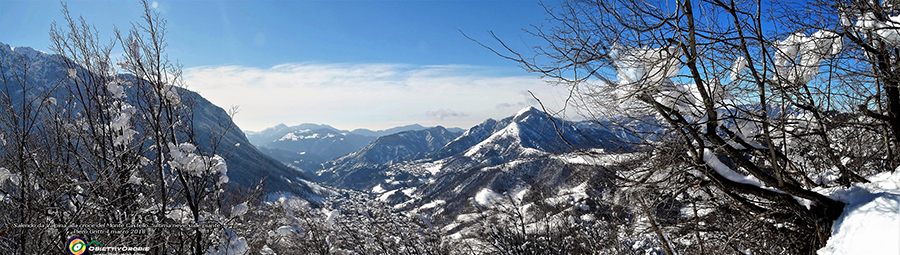 Salendo da Valpiana alla croce del Monte Castello vista su Serina e la sua valle