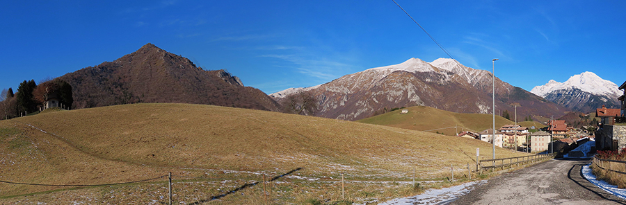 Dal roccolo di Valpiana vista sul Monte Castello e verso le cime della conca di Oltre il Colle