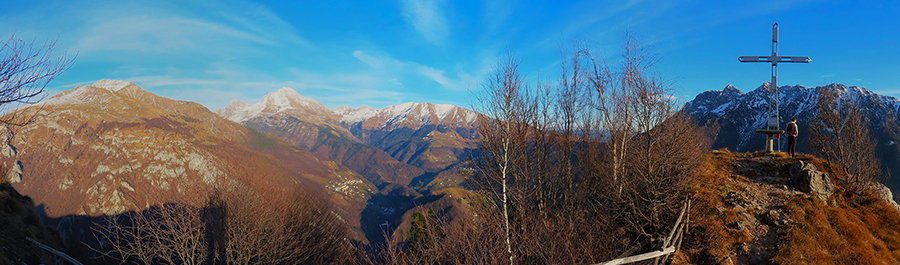 Dalla croce (1425 m) del Monte Castello bella vista verso le cime M.A.G.A.