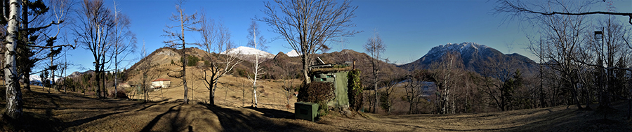 Roccolo con capanno a Cascina Vecchia (1270 m) con vista in Vaccareggio e dintorni