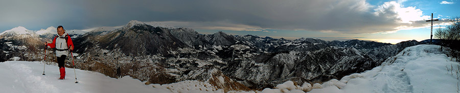 Panoramica da cima Monte Gioco verso Val Serina
