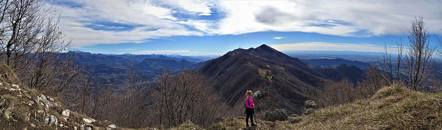 Dal Monte Ocone bella vista sul percorso di salita col Monte Picchetto in primo piano e Monte Tesoro in secondo piano