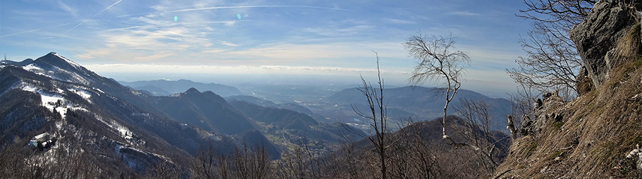 Dal ripido sent. 588 per croce Monte Ocone vista verso il dirimpettaio Tesoro
