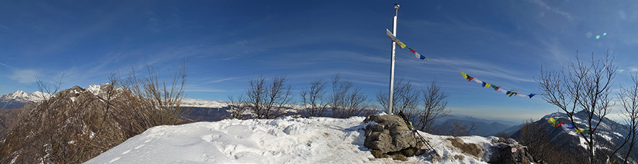 CASTEL REGINA e PIZZO CERRO innevati da Catremerio (11febb21)