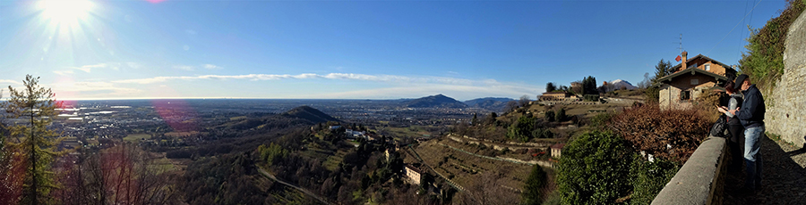 Da via Monte Bastia splendido panorama verso i colli e la pianura