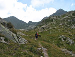 Sul sentiero 201 per il Passo di Porcile e il Passo-Bocchetta dei lupi - foto Piero Gritti  28 luglio 07