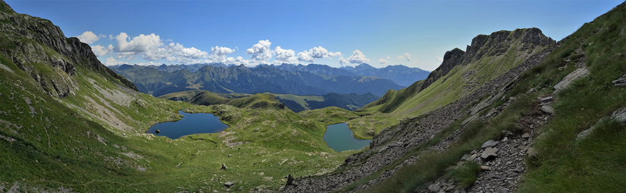 Vista sui Laghi di Ponteranica (2115 m) Vista sui Laghi di Ponteranica (2115 m)