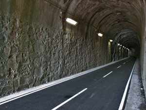 Galleria tra S. Pelelgrino Terme e S. Giovanni Bianco - foto Piero Gritti 15 ott 07