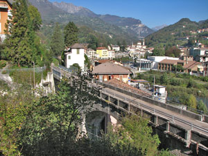 Ponte dell'ex-ferroviia a S. Giovanni Bianco - foto Piero Gritti 15 ott 07