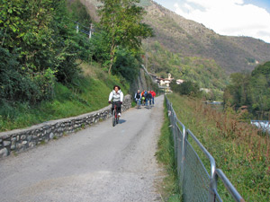 Arrivo al capolinea di Zogno - foto Piero Gritti 20 ottobre 07