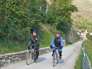 Arrivo al capolinea di Zogno - foto Piero Gritti 20 ottobre 07