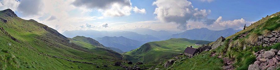 Dal sent. 109 vista sui Piani dell'Avaro 