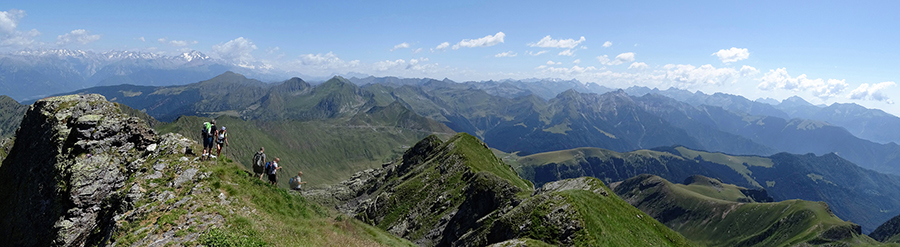 Panorama dalla cresta di vetta del Ponteranica or.