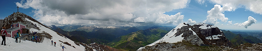 Punta Cermenati (1875 m) - Rif. Azzoni (1850 m) in Resegone